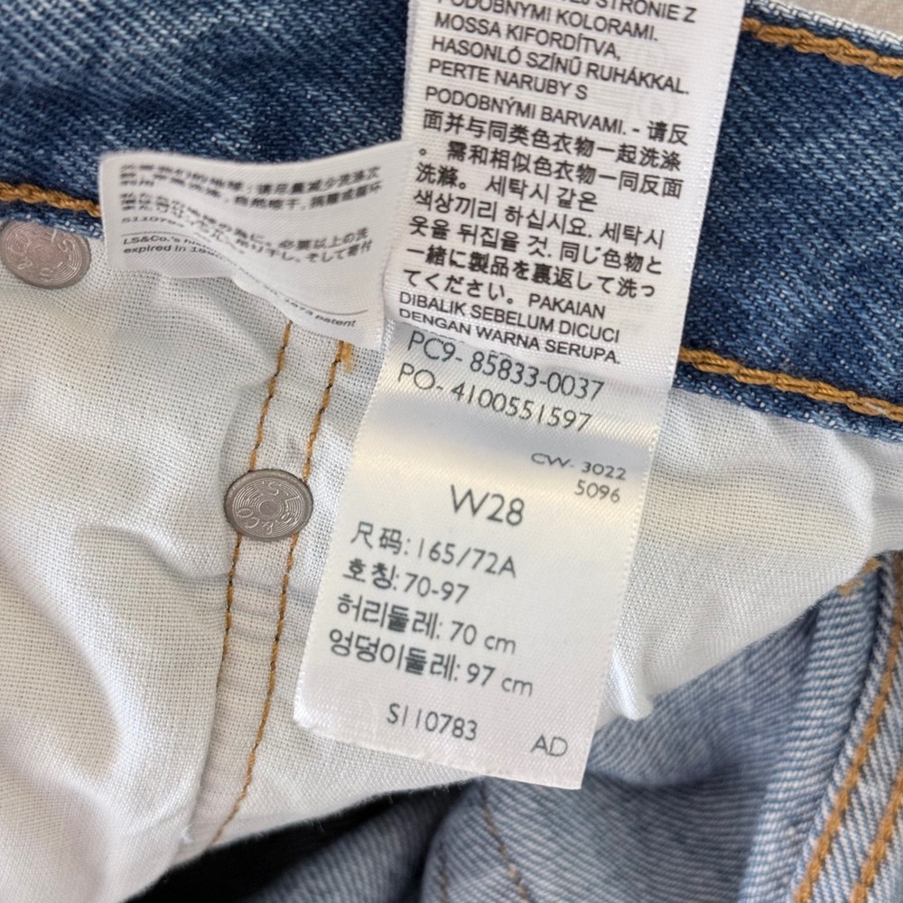 Levis 501 Original Distressed Denim Shorts Medium Wash Blue Womens 28 - Picture 7 of 11